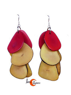 Pendientes de semillas de tagua. Racimo pequeño, marfil y fucsia.