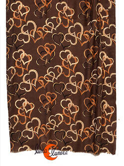 Fular con corazones. Marrón con toques dorados.