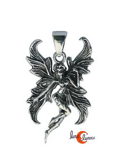 Colgante de plata. Colgante con forma de hada.