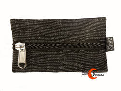 Chineras, monederos de tela Bruo.  Monedero y llavero con una cremallera. Cebra negra.