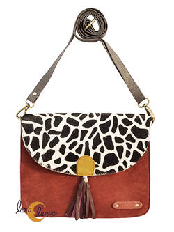 Soruka, bolsos de piel de colores. Bolso grande cuadrado de ante y print, marrón.