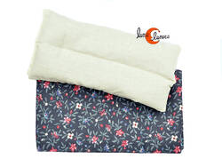 Saco térmico terapéutico de semillas, olor lavanda. Florecillas gris.