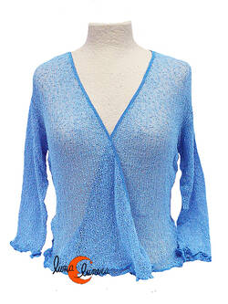 Chaquetas, rebecas de punto. Celeste.