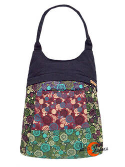 Mochilas de tela Mugling. Mochila bolso negra florecillas verde y granate.