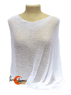 Poncho de punto. Blanco blanco.