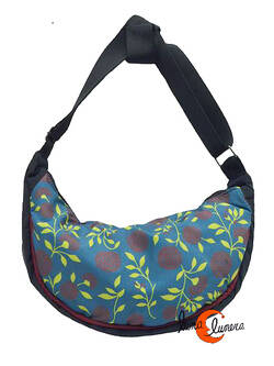 Impermeables. Bolsos de tela Mugling. Bolso pequeño flores azul.