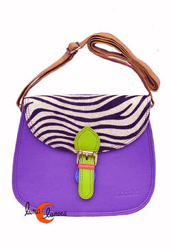Soruka, bolsos de piel de colores. Bolso grande redondo con solapa y hebilla print lila.