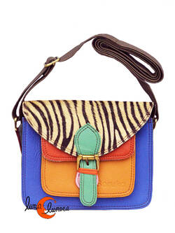 Soruka, bolsos de piel de colores. Pequeño bolso cuadrado con hebilla print lila y mostaza.