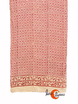 Pañuelo de algodón tipo fular. Dibujinos rojos.