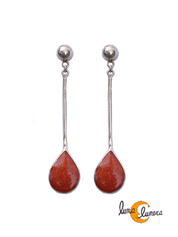 Pendientes de plata y coral rojo. Gota larga.