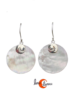 Pendientes de plata y nácar. Redondo.