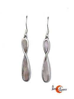 Pendientes de plata y nácar. Infinito largo.