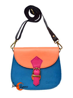 Soruka, bolsos de piel de colores. Bolso pequeño redondo azul y coral.