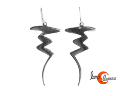 Pendientes de plata. Con forma de rayos grande.